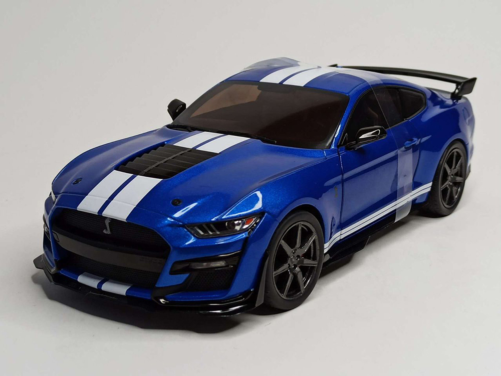 FORD MUSTANG SHELBY GT500 SOLIDO 1:18