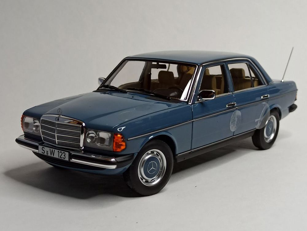 MERCEDES 200 W123 BLUE 1:18 NOREV