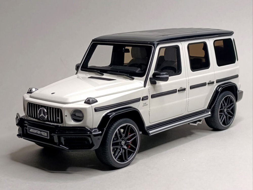 MERCEDES G63 AMG LIMITED 1:18 GT SPIRIT