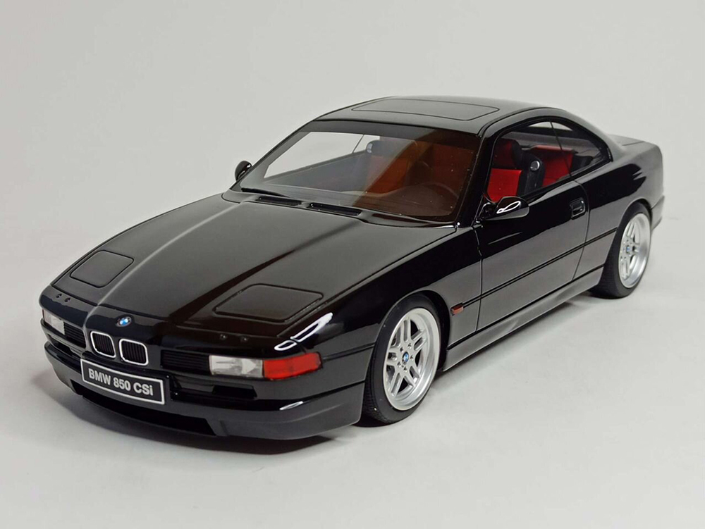 BMW 850 CSI (E31) BLACK STYLING 37" OTTOMOBILE 1:18