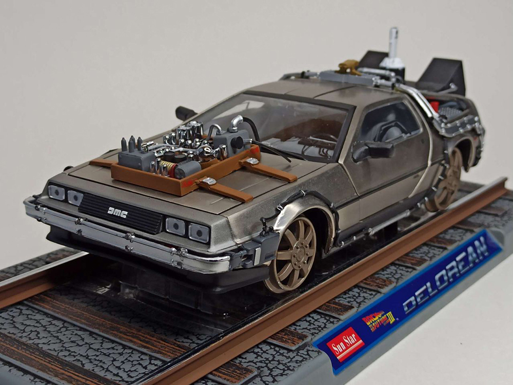 DELOREAN DMC 12 TIME MACHINE PART 3,1:18