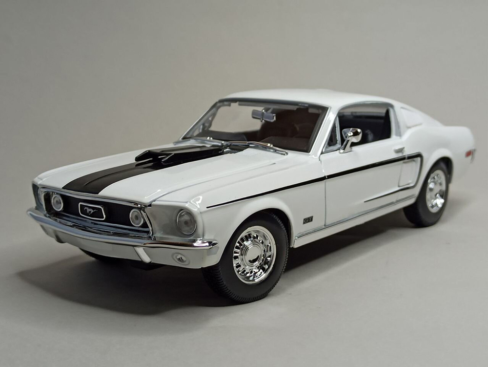 FORD MUSTANG GT COBRA 1968 MAISTO 1:18