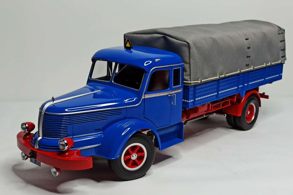 KRUPP TITAN SWL 80 TRUCK ГРУЗОВИК 1:18 ROAD KING