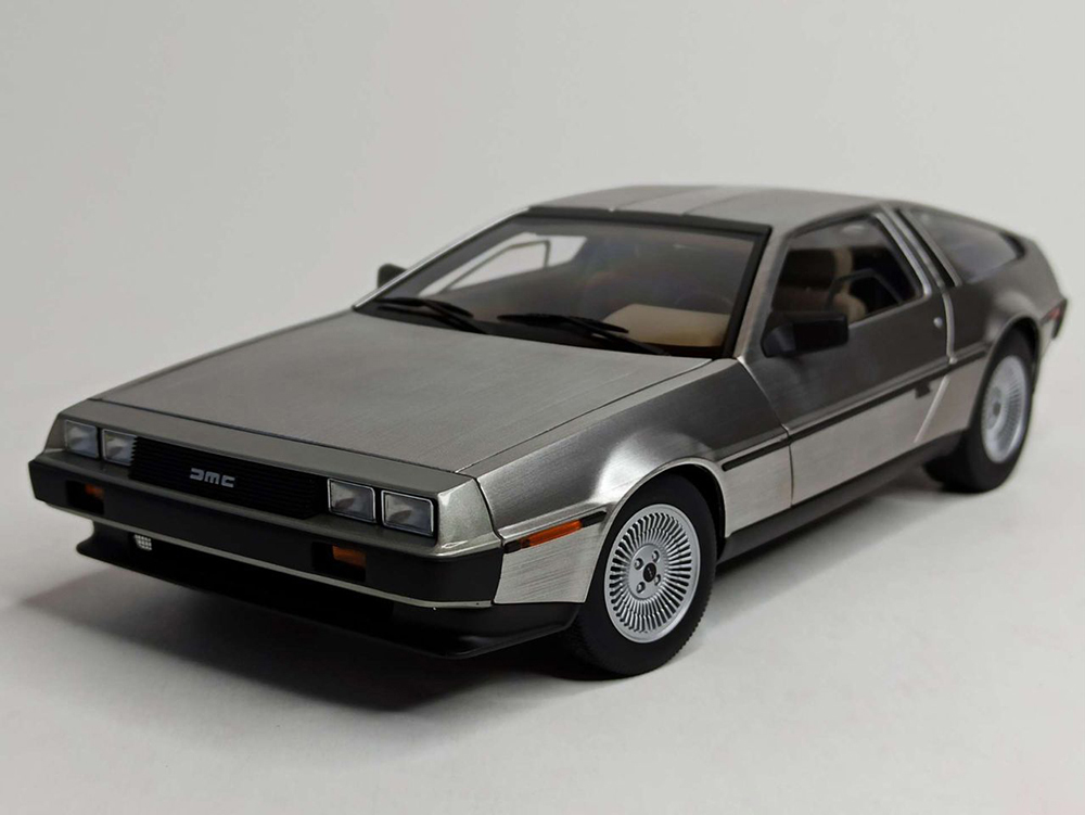 DELOREAN DMC12 SATIN FINISH 1:18 AUTOART