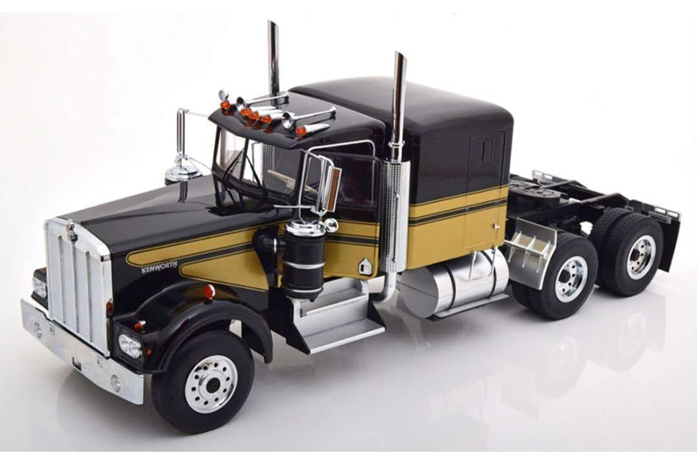 KENWORTH W900 TRUCK 1:18 ROAD KINGS