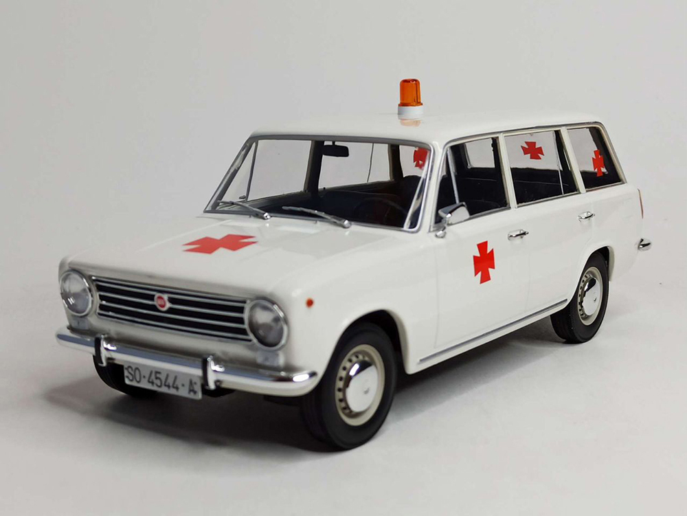 SEAT 124 (2102) AMBULANCE 1:18