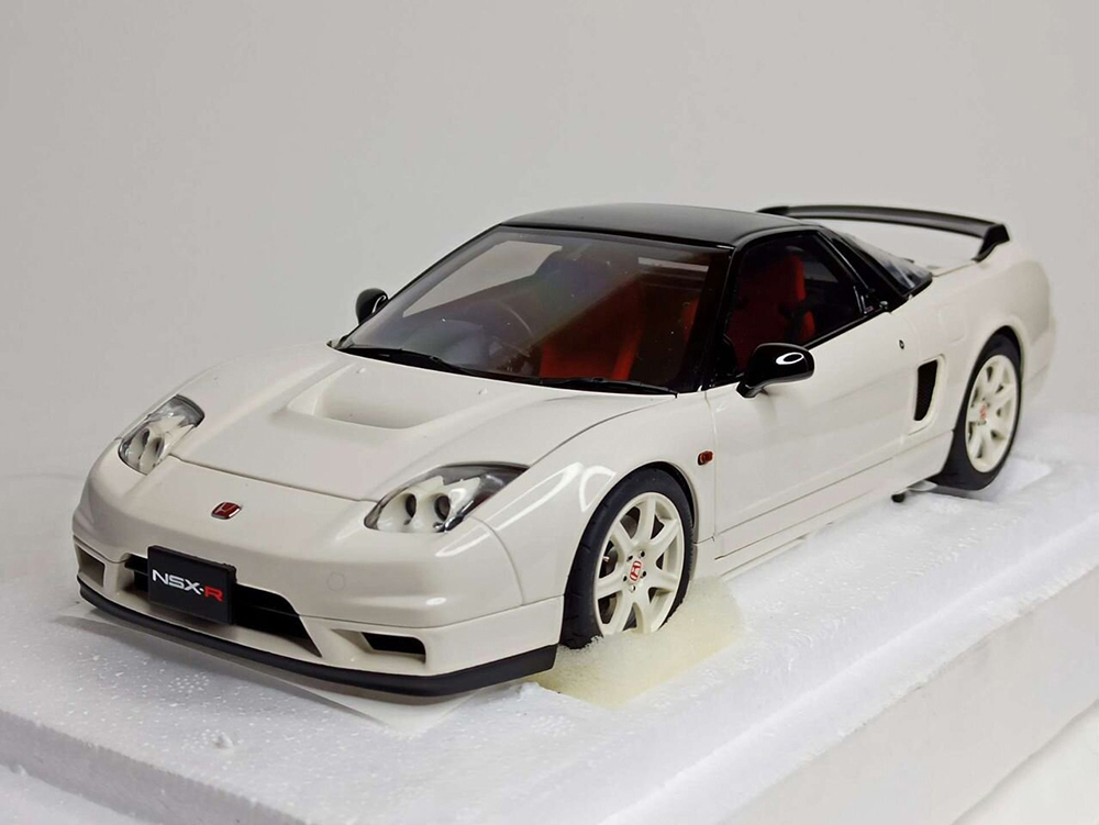 HONDA NSX-R (NA2) -2019 AUTOART 1:18