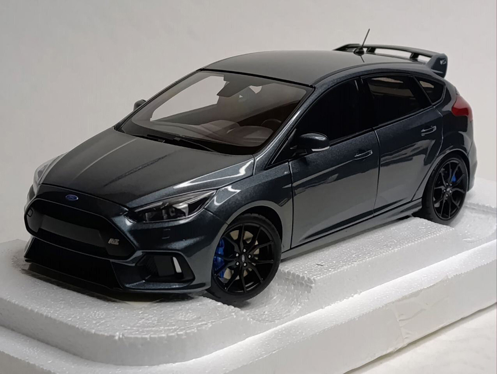 FORD FOCUS RS 2016 AUTOART 1:18