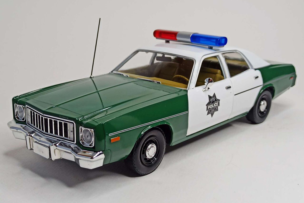PLYMOUTH FURY POLICE 1975 GREENLIGHT 1:18