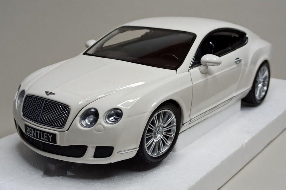 BENTLEY CONTINENTAL GT 2008 MINICHAMPS 1:18