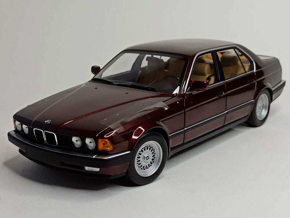 BMW 730I (E32) DARK RED 1:18 MINICHAMPS