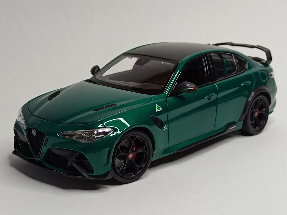 ALFA ROMEO GIULIA GTAM BBURAGO 1:18