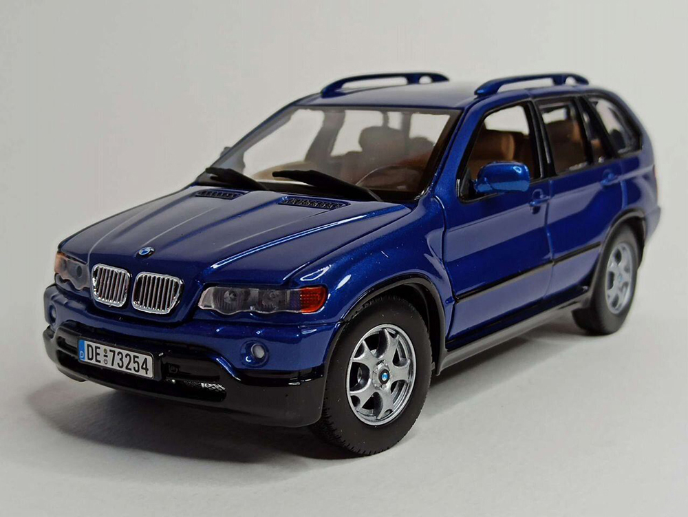 BMW X5 E53 BLUE 1:24 MOTORMAX