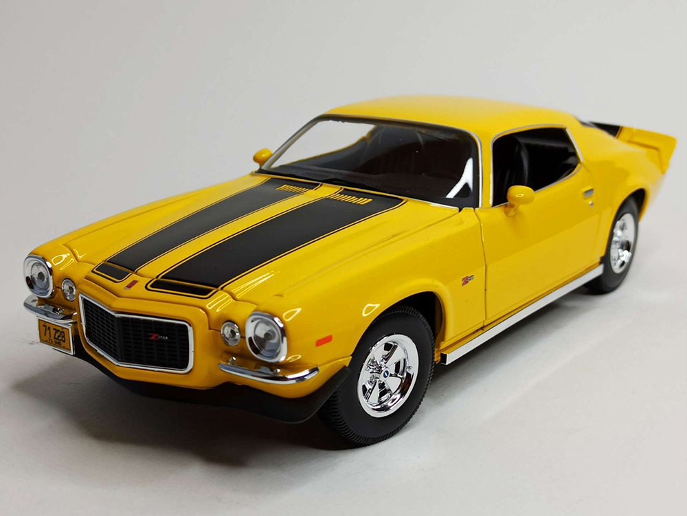CHEVROLET CAMARO 1971 YELLOW 1:18 MAISTO