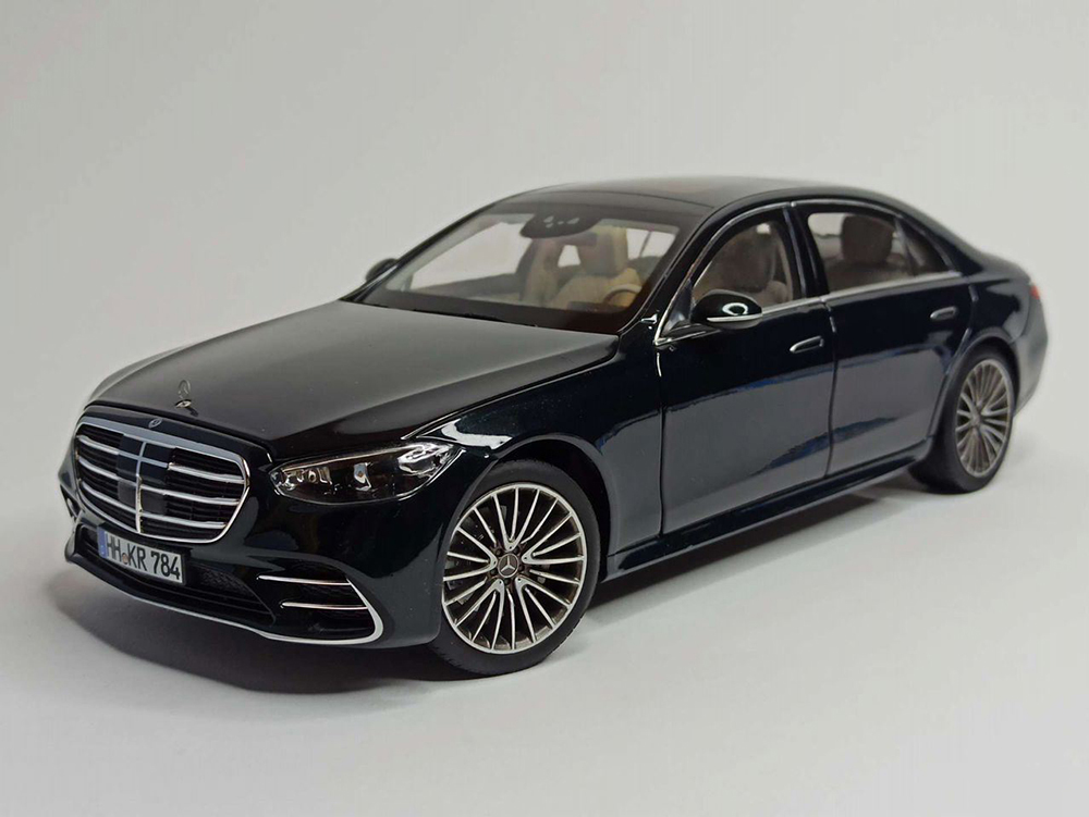 MERCEDES S CLASS AMG LINE (W223) GREEN 1:18 NOREV