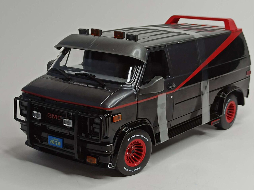 GMC VANDURA 1983 GREENLIGHT 1:18