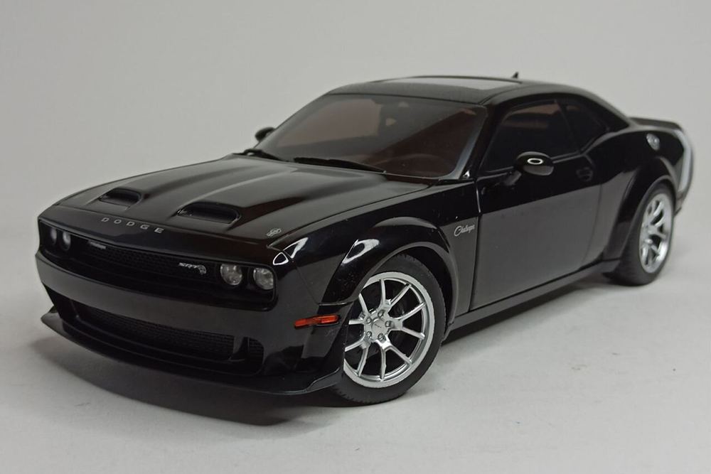 CHALLENGER SRT BLACK GHOST 2020 SOLIDO 1:18
