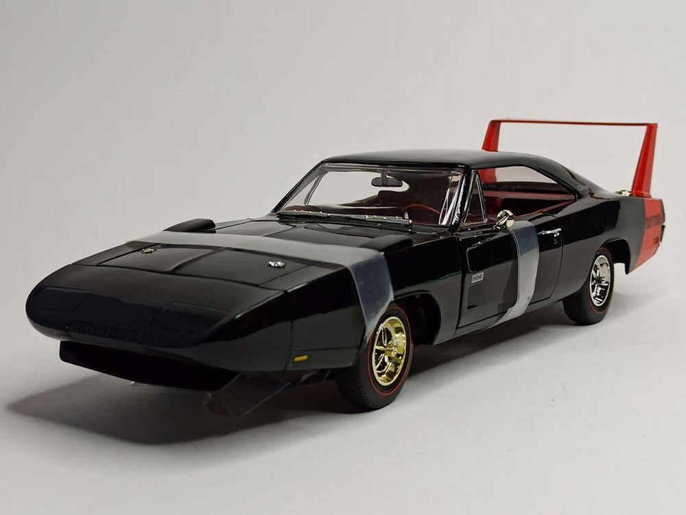 DODGE CHARGER DAYTONA 1969 ERTL 1:18