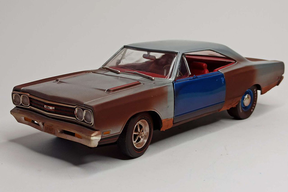 PLYMOUTH GTX HEMI 426 1969 ERTL 1:18