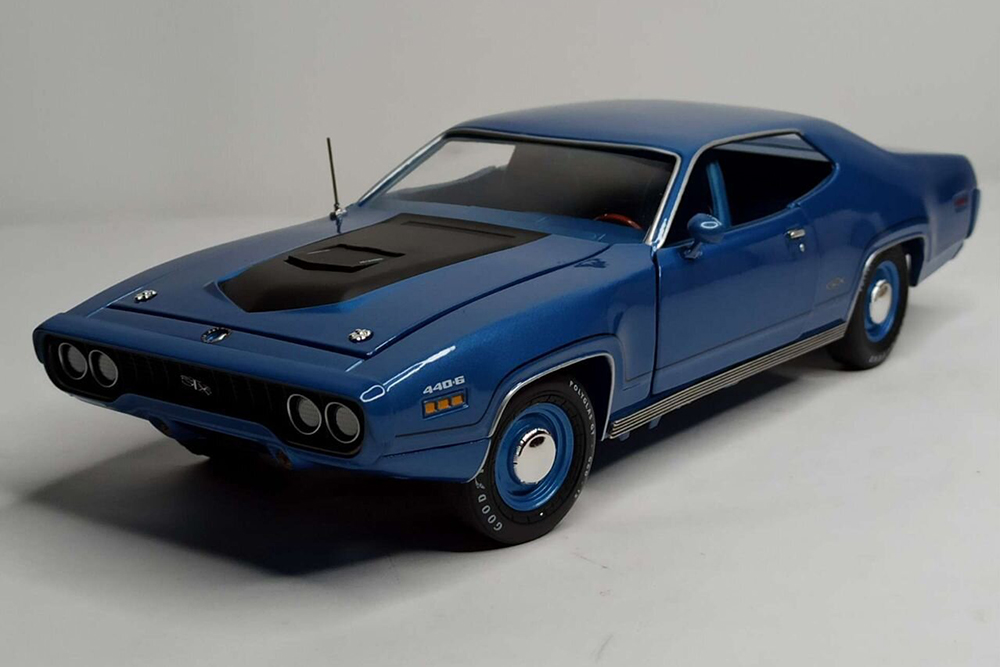 PLYMOUTH GTX 1971 AUTOWORLD 1:18