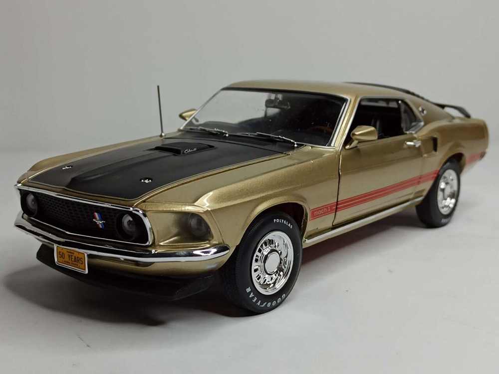 FORD MUSTANG MACH1 1969 AUTOWORLD 1:18