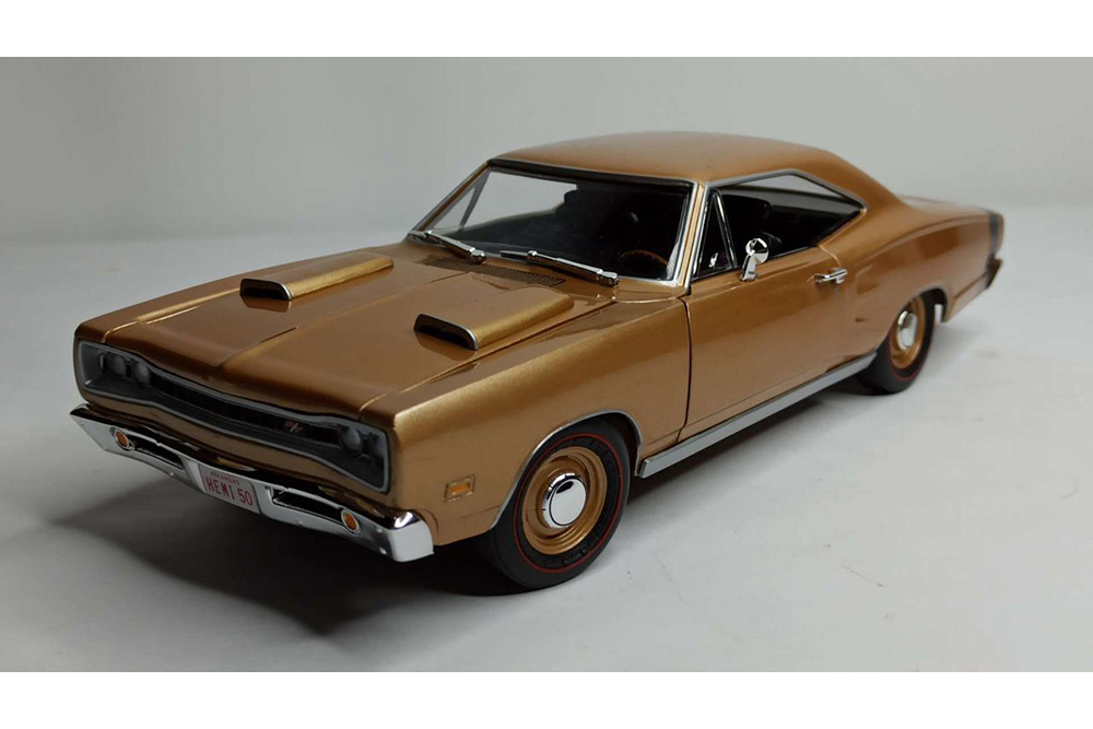 DODGE CORONET R/T 1969 AUTOWORLD 1:18