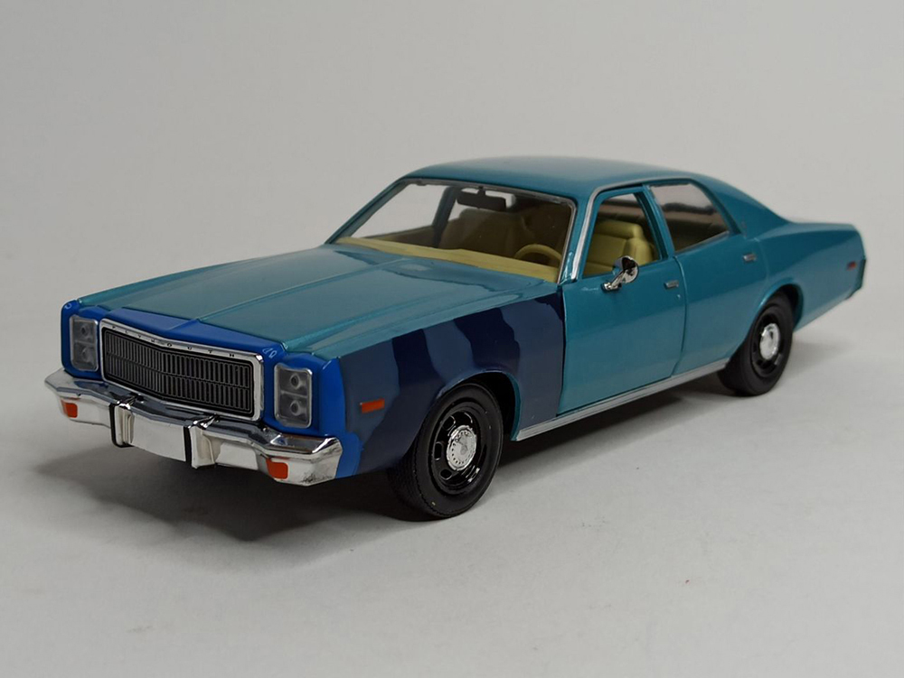 PLYMOUTH FURY 1977 GREENLIGHT 1:24