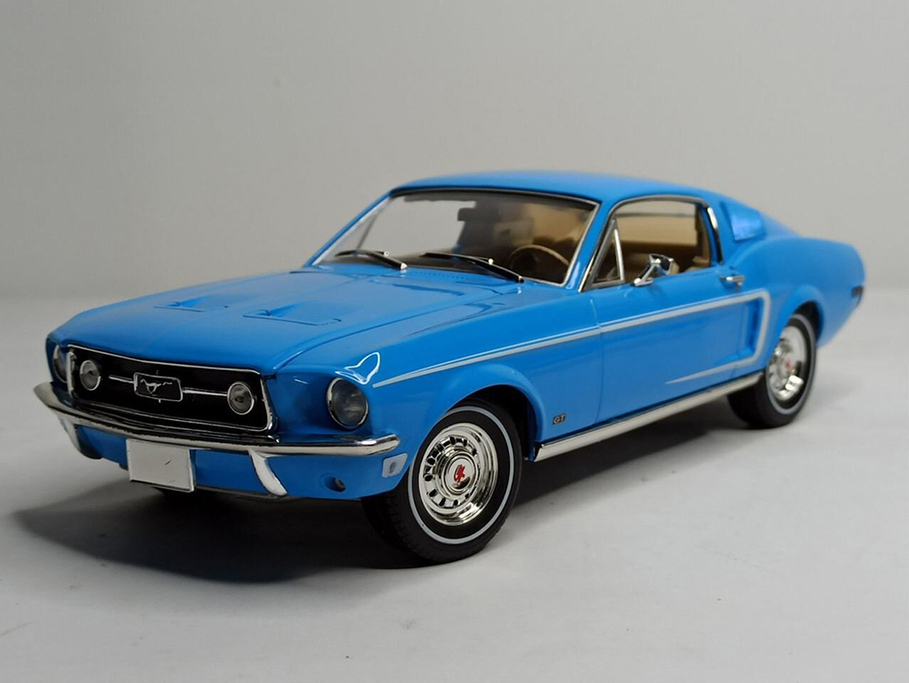 FORD MUSTANG FASTBACK 1968 GREENLIGHT 1:18