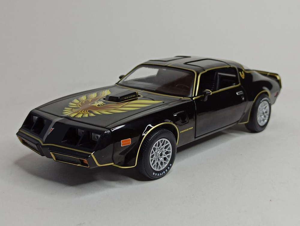 PONTIAC FIREBIRD TRANS AM 1979 (РОККИ 4) 1:24