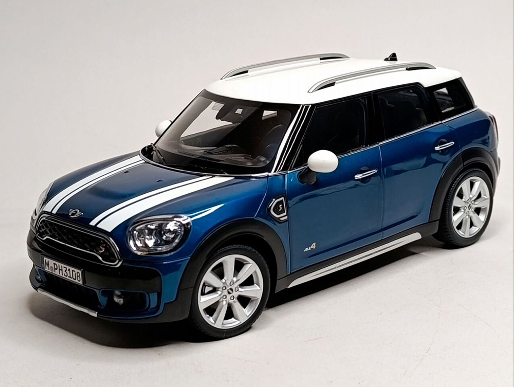MINI COOPER COUNTRYMAN 1:18 KYOSHO