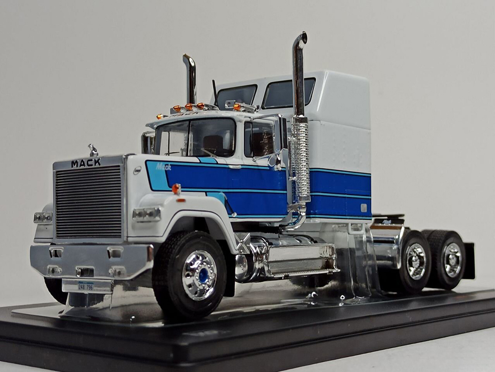 MACK SUPERLINER MAGNUM 1985 BIG SLEEPER 1:43