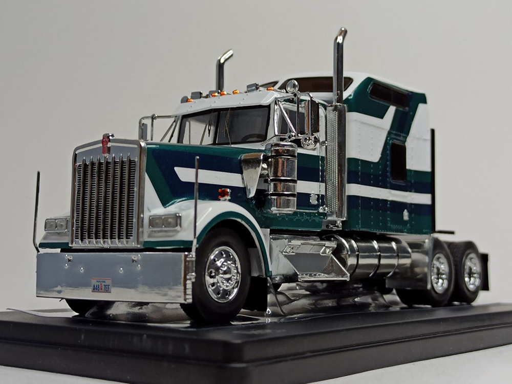 KENWORTH W900 BIG SLEEPER 1984 IXO 1:43