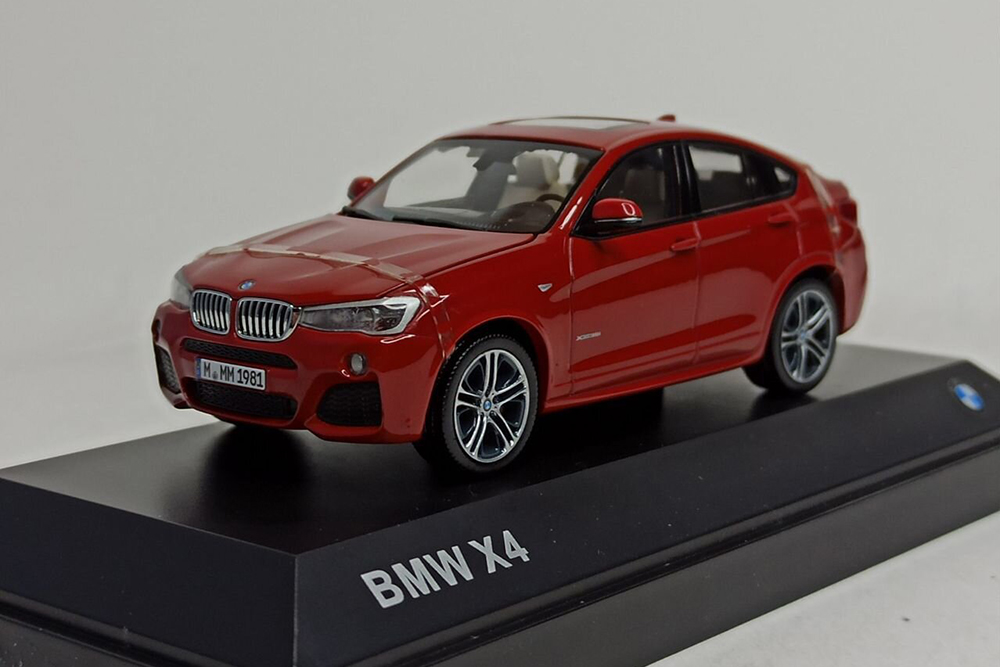 BMW X4 RED 1:43 PARAGON ДИЛЕРСКИЙ