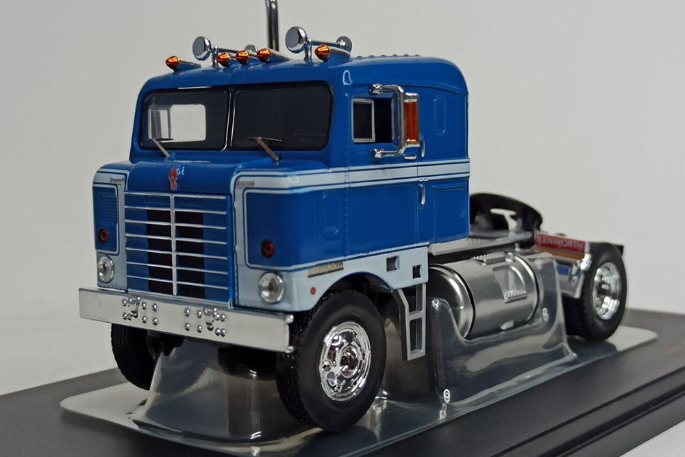 KENWORTH BULLNOSE - 1950 IXO 1:43