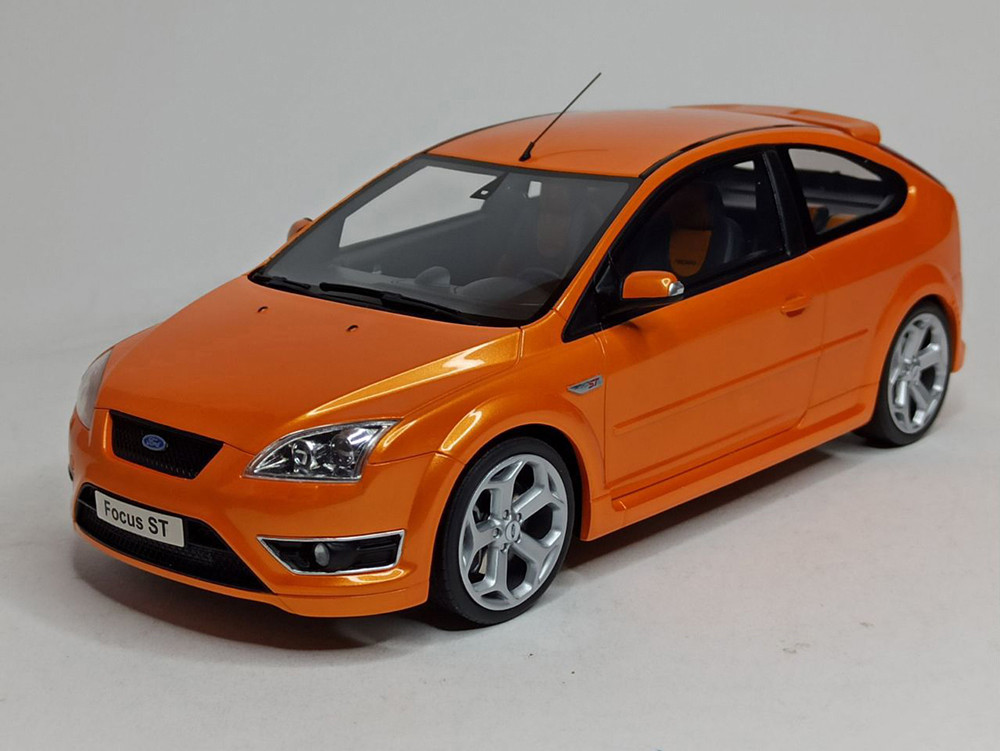 FORD FOCUS ST 1:18 OTTOMOBILE