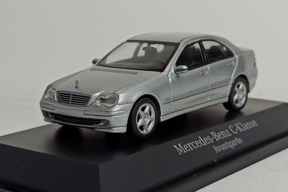 MERCEDES C-CLASS AVANTGARDE 1:43 SCHUCO