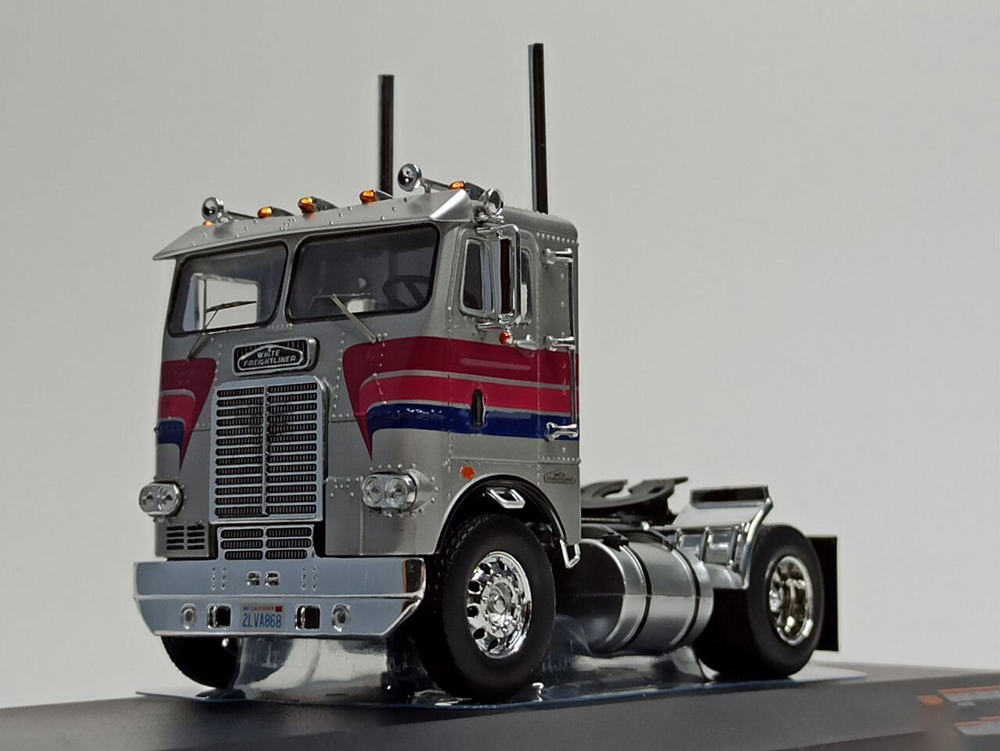 FREIGHTLINER COE-1976 IXO 1:43