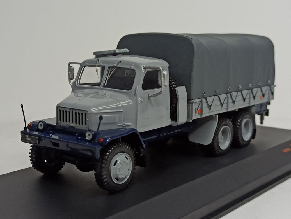 PRAGA V3S 6WD 1962 IXO 1:43