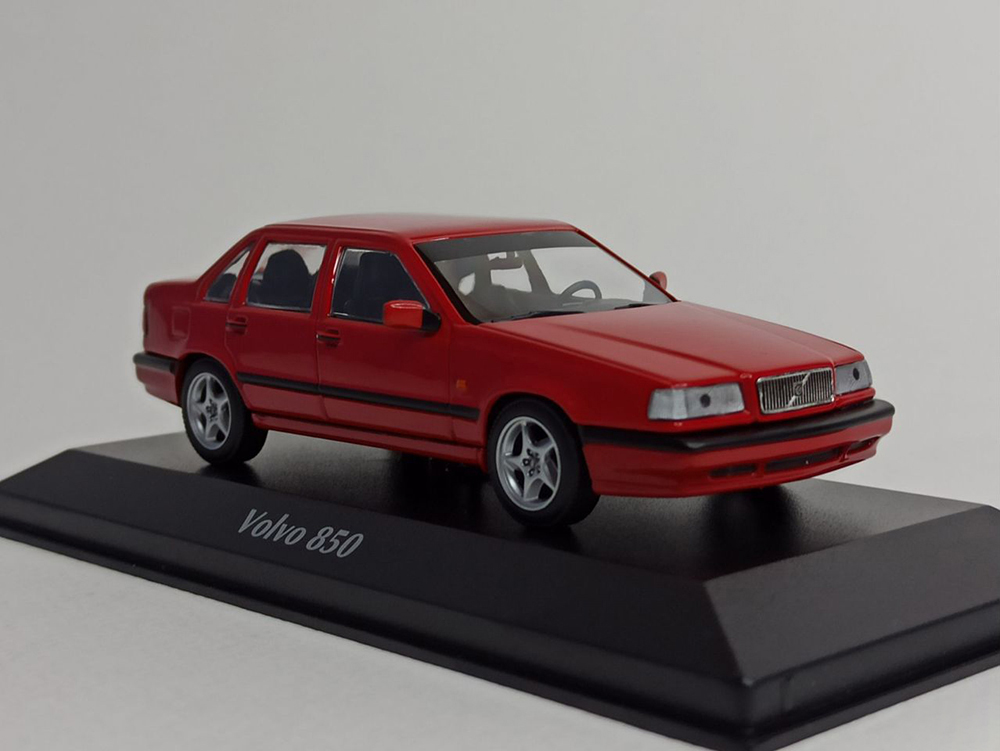 VOLVO 850 1:43 MINICHAMPS (MAXICHAMPS)