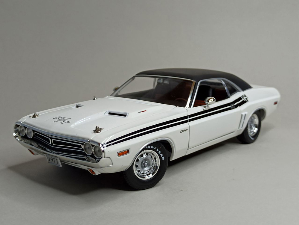 DODGE CHALLENGER R/T 1971 GREENLIGHT 1:18