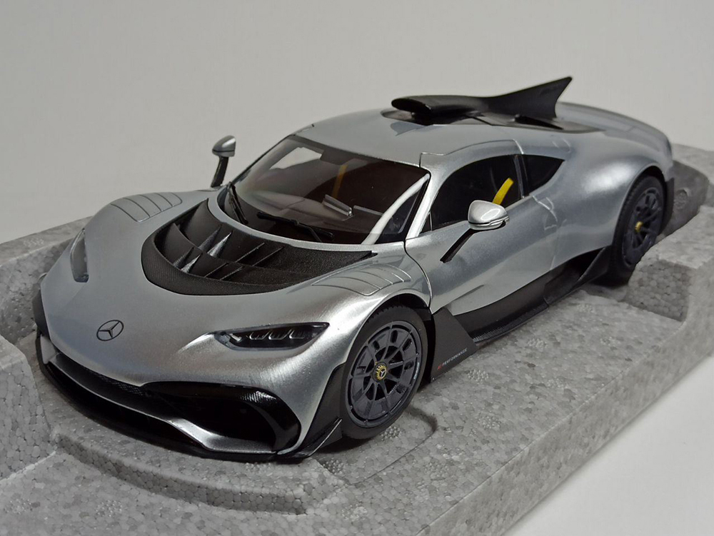 MERCEDES AMG ONE (C298) SILVER NZG 1:18