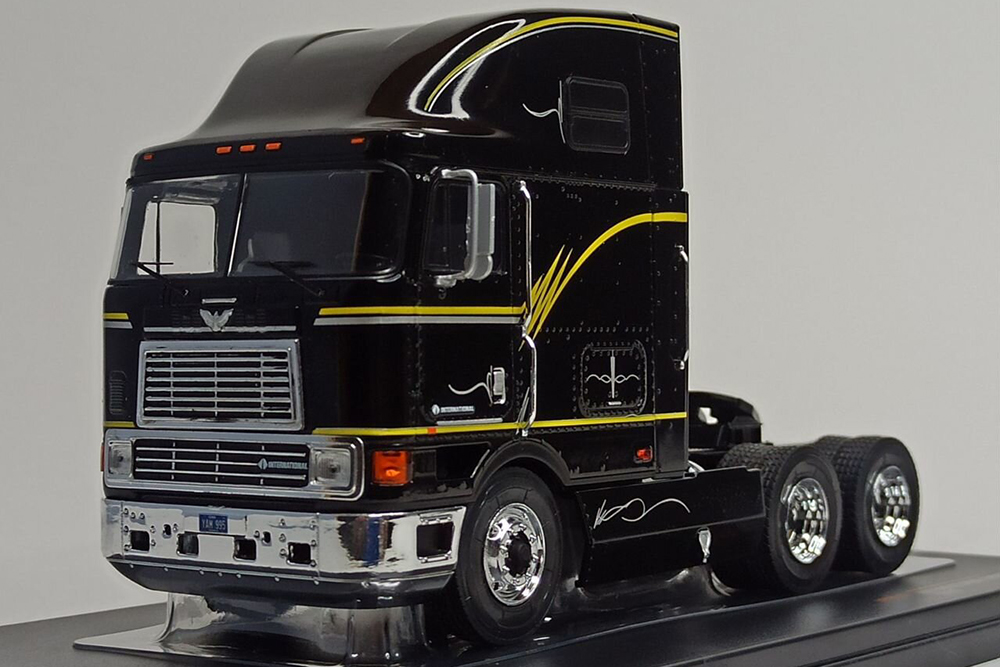 INTERNATIONAL EAGLE CABOVER -1995 IXO 1:43