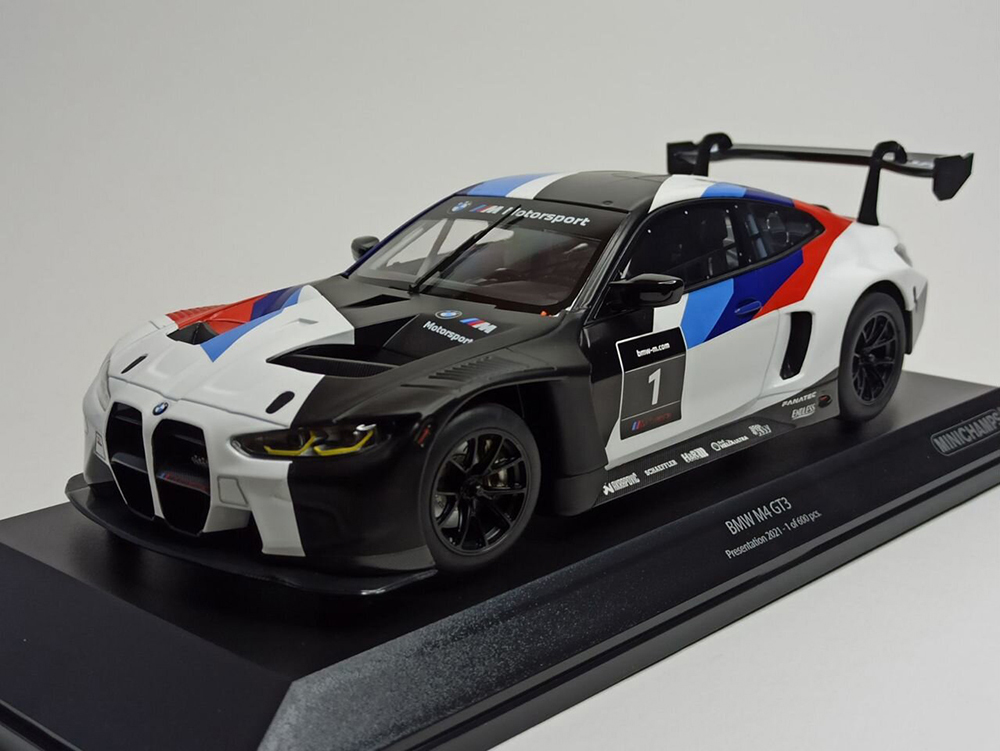 BMW M4 GT3 -2021 PRESENTATION 1:18 MINICHAMPS