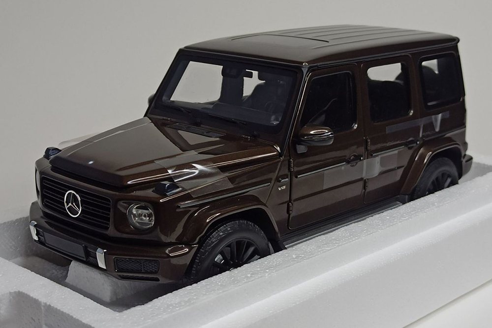 MERCEDES G-CLASS 2020 BROWN 1:18 MINICHAMPS