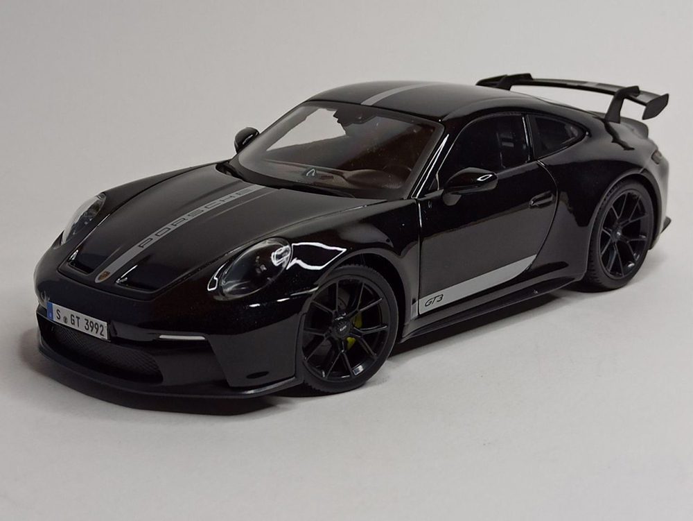 PORSCHE 911 GT3 BLACK 1:18 MAISTO