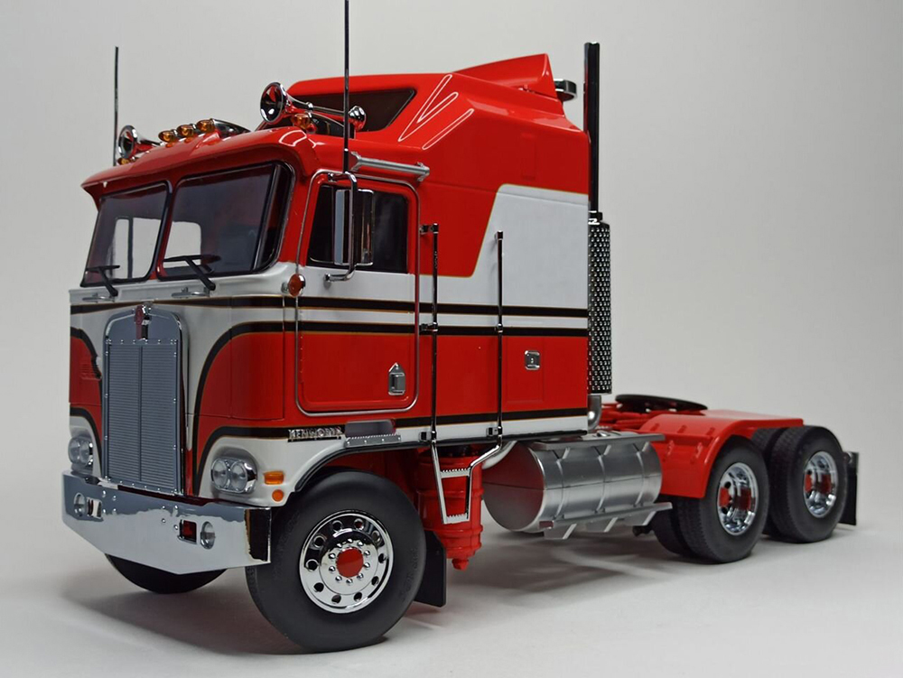 KENWORTH K100 AERODYNE -1976 ROAD KING 1:18