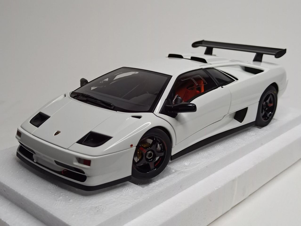 LAMBORGHINI DIABLO SVR WHITE 1:18 AUTOART