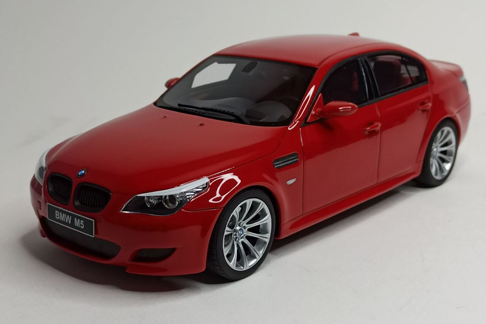 BMW M5 (E60) IMOLA ROT 1:18 OTTOMOBILE