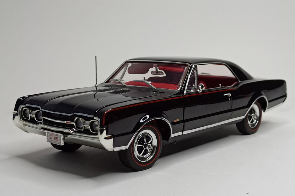 OLDSMOBILE 442 W-30 BLACK 1967 GMP/ACME 1:18