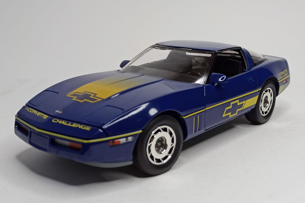 CHEVROLET CORVETTE C4 RACE CAR 1988 1:18 GREENLIGH